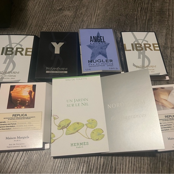 SAMPLES + Tory Burch Discovery Set - Picture 3 of 7